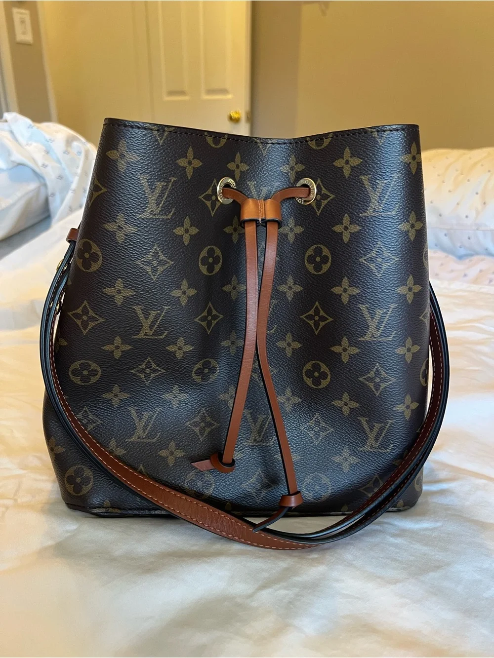Louis Vuitton Monogram Canvas NeoNoe MM Drawstring Shoulder Bag in Brown